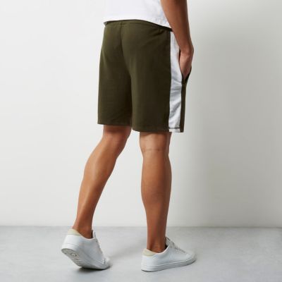Dark green stripe casual shorts